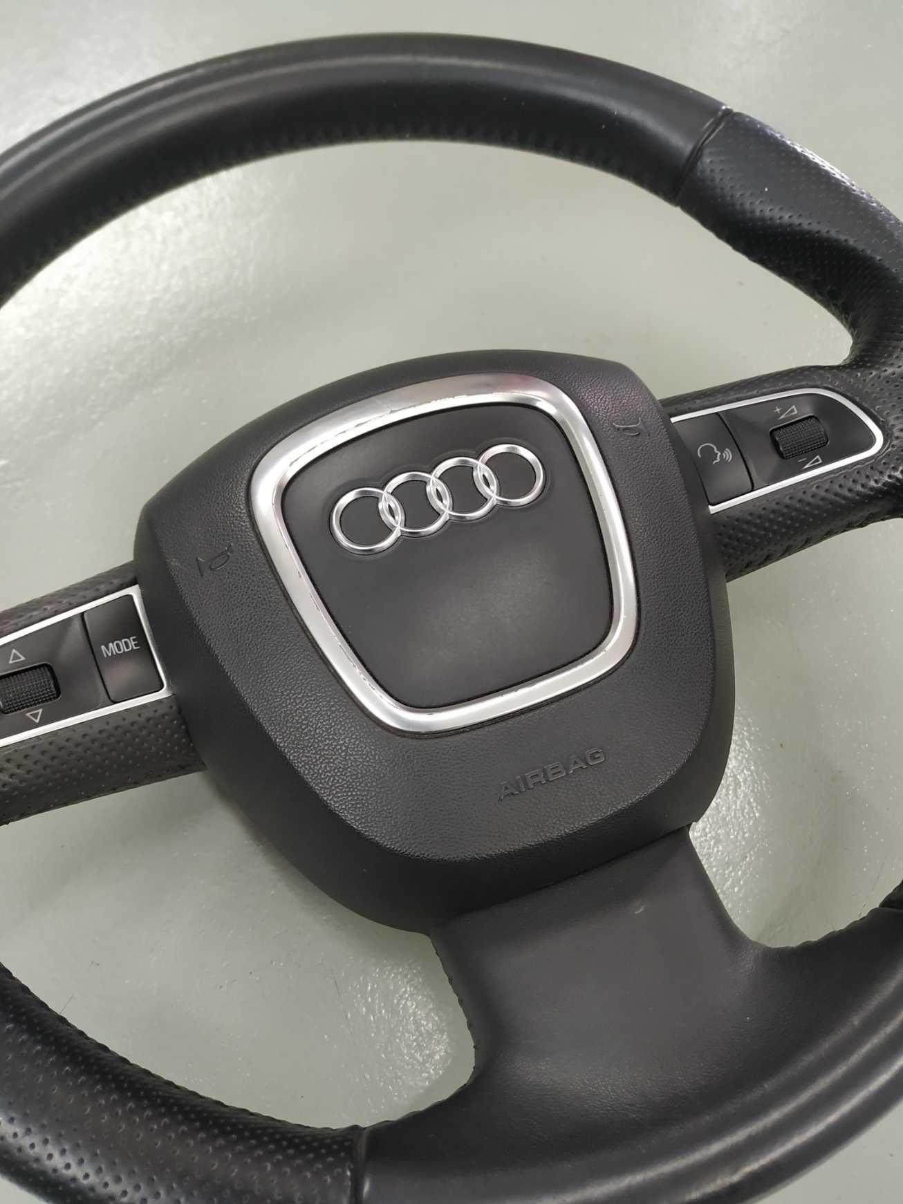 Audi - Volante Sport multifunções