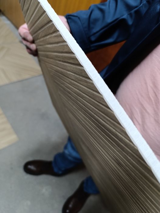 Gres szkliwiony frezowany