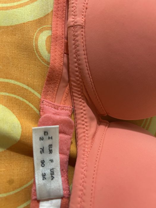 Жіноча білизна acousma