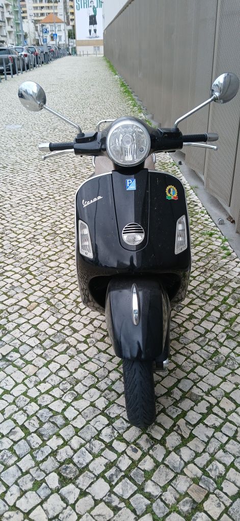Vespa GTS 250i.e