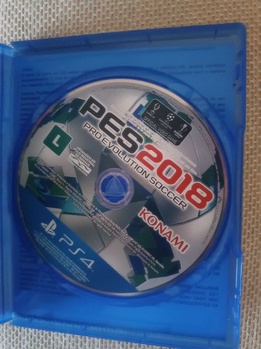Jogos PS4 - FIFA 17 e PES 2018