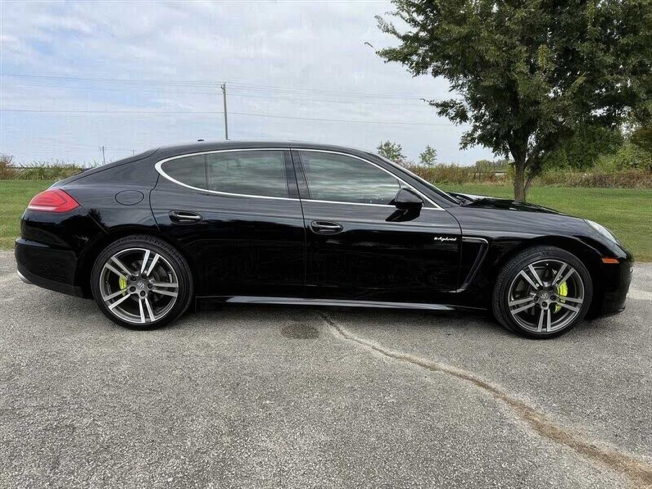 Porsche Panamera      2014