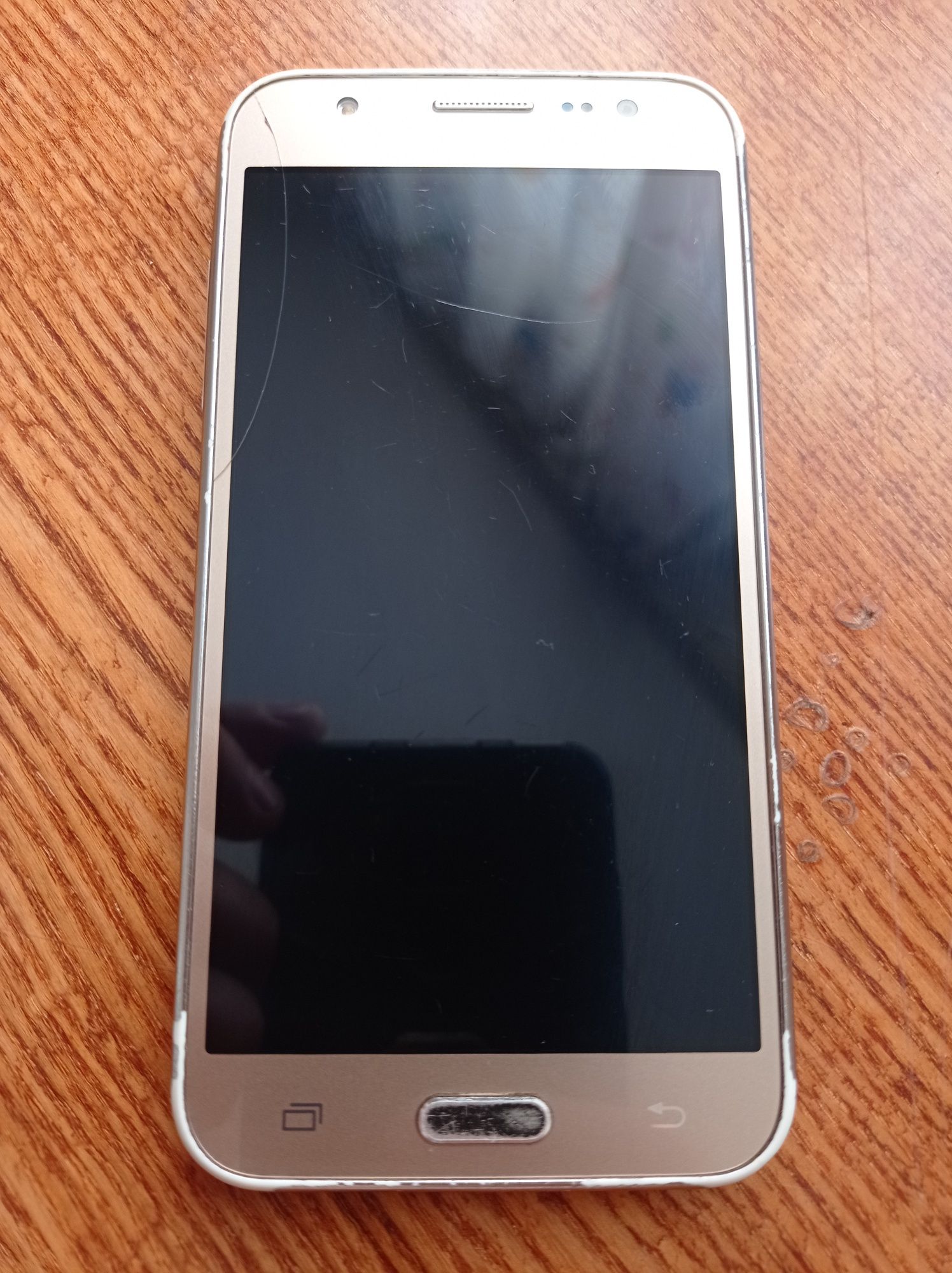Смартфон Samsung Galaxy J5 SM-J500F