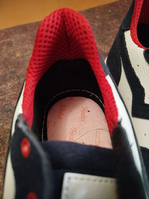 Кроссовки, кросівки 43р .НОВІ.