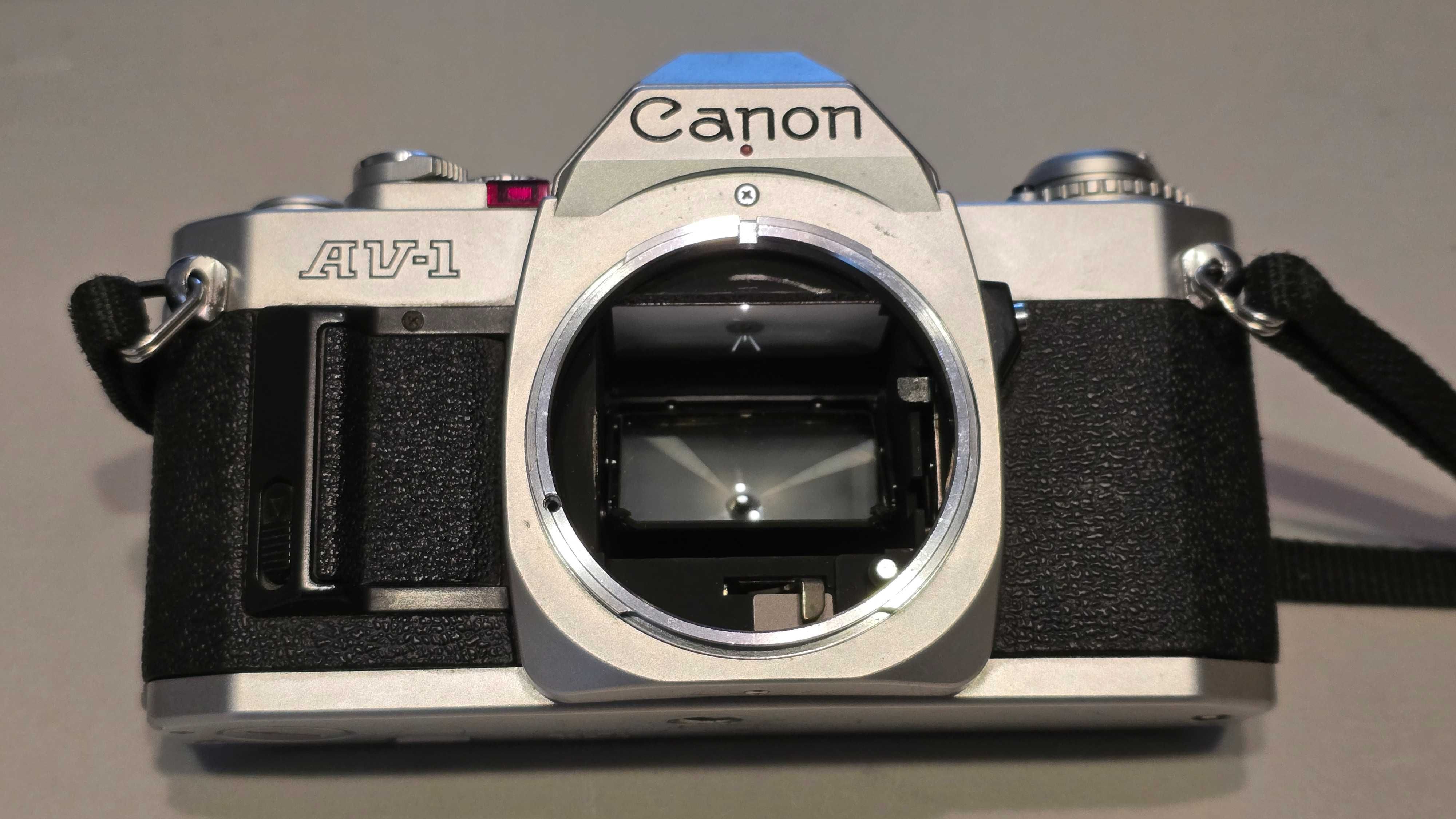Canon AV-1 aparat fotograficzny analogowy