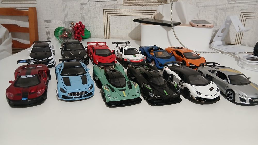 Моделі машин 1:32