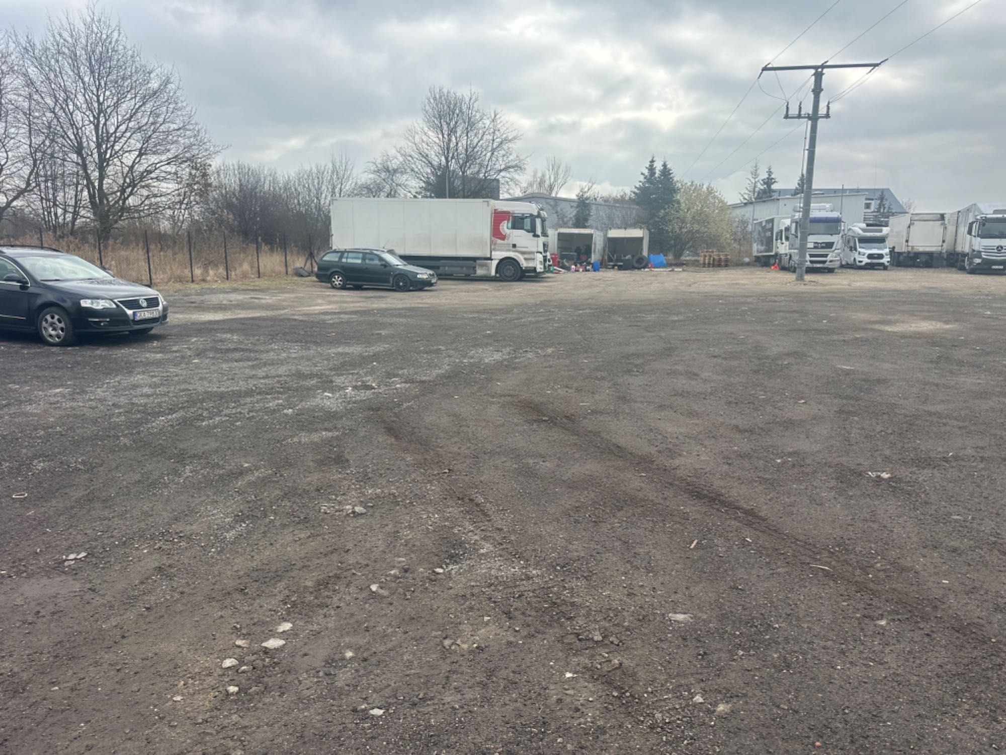 Plac pod parking lub inna działalność
