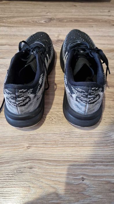 DYNABLAST ASICS 3 meskie, rozmiar 42.5, czarne, uzywane