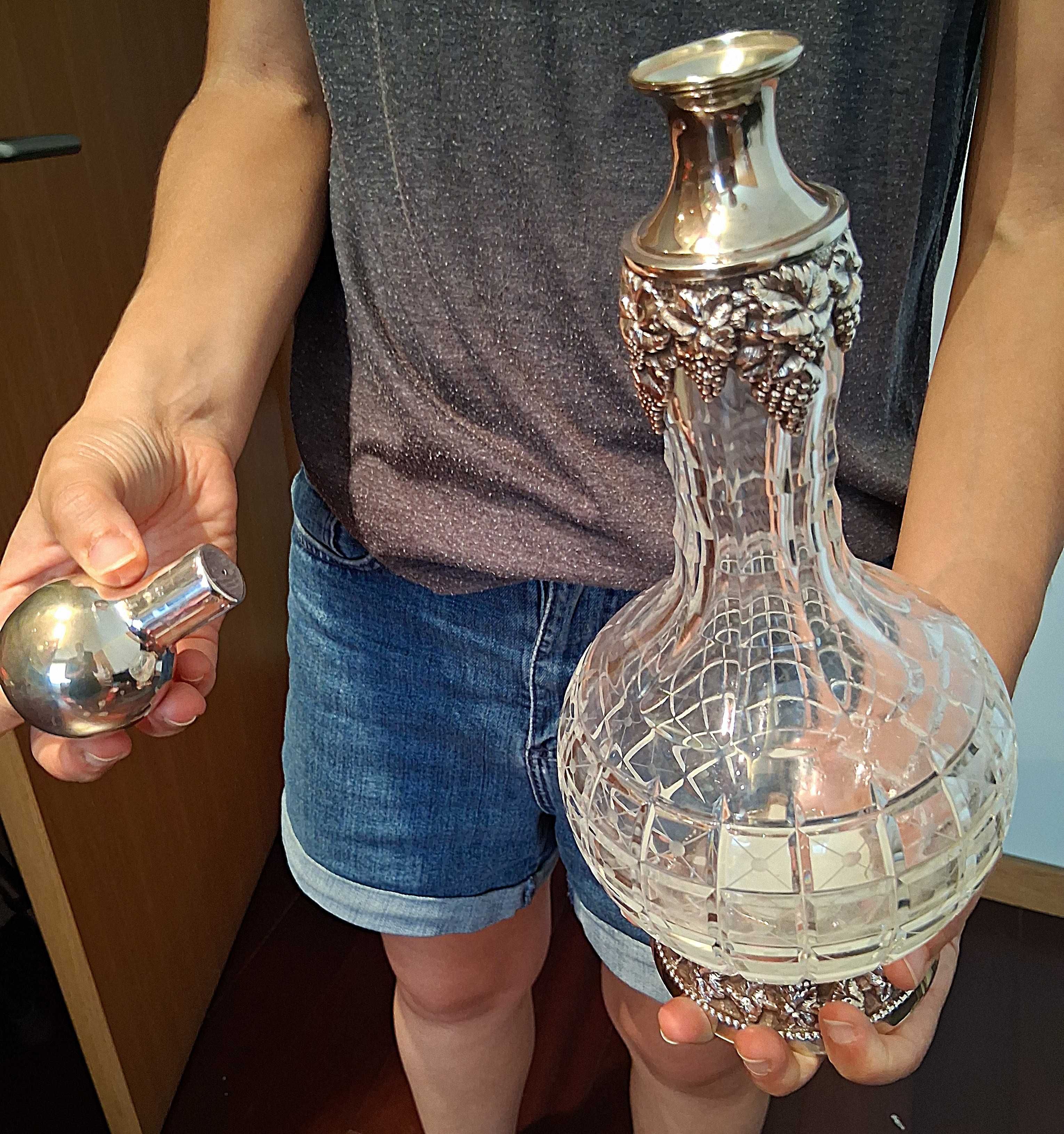 Garrafa em cristal com tampa e base em prata cabeça de águia 925