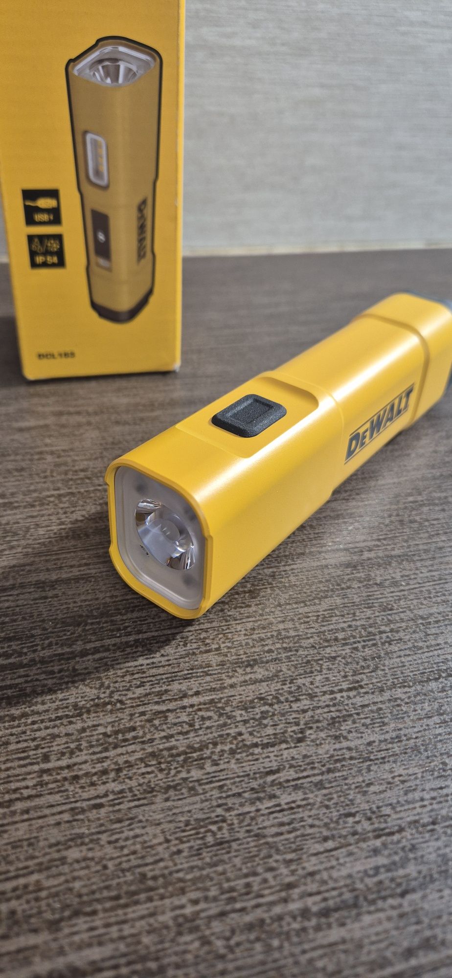 Latarki DeWALT DCL182 i DCL183