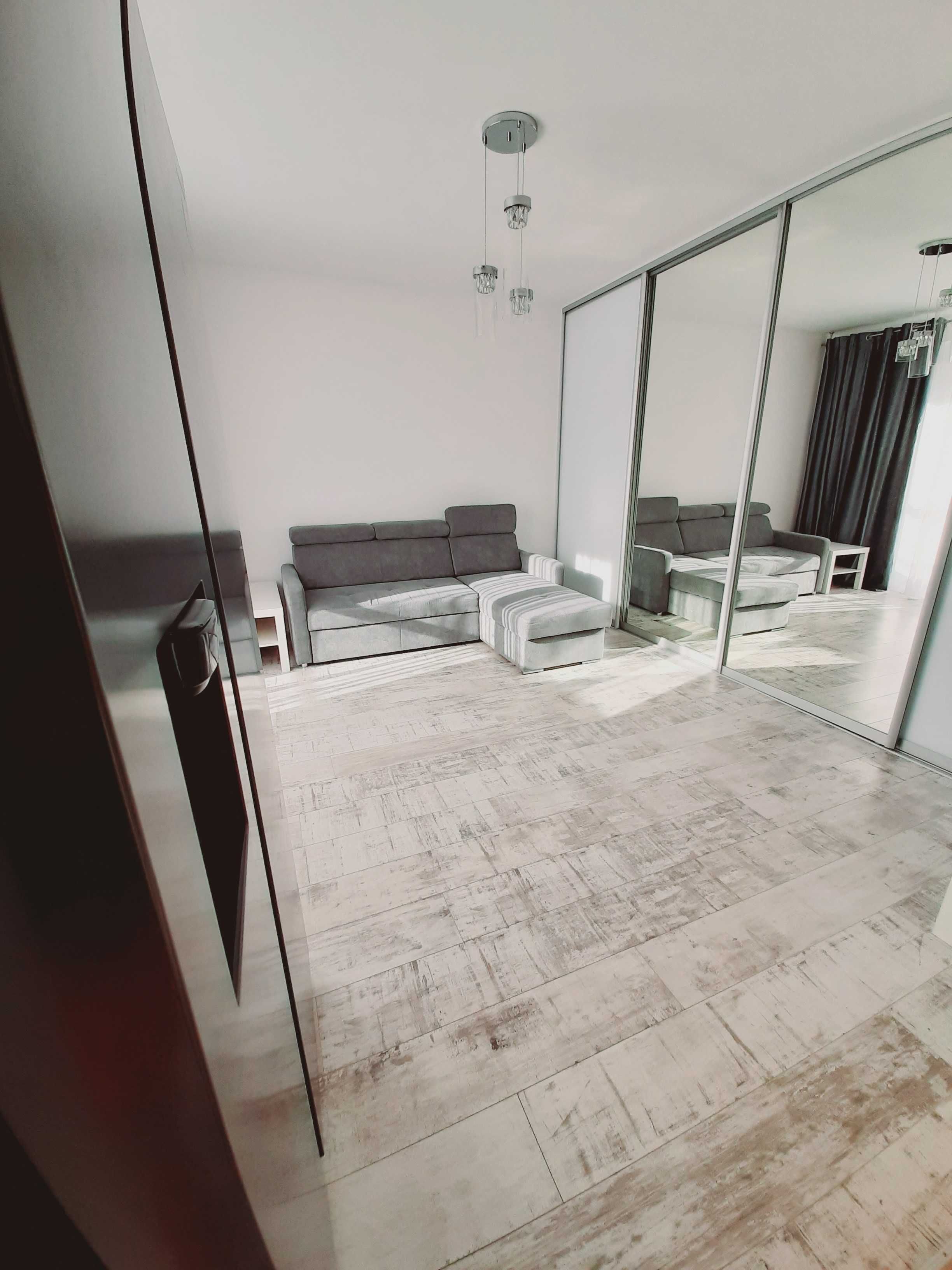 Ekskluzywny apartament, wynajem całoroczny, balkon