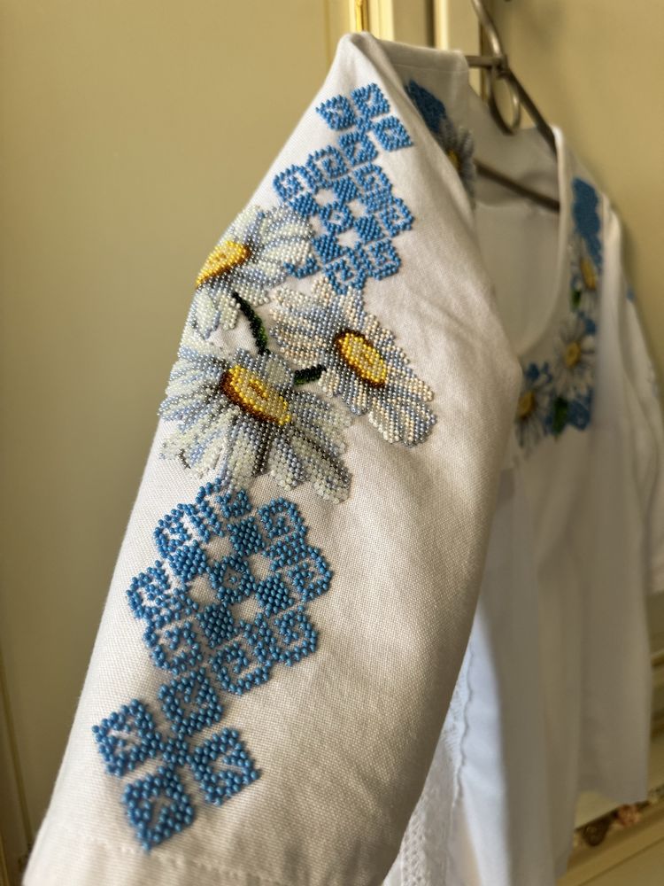 Вишиванка бісером жіноча