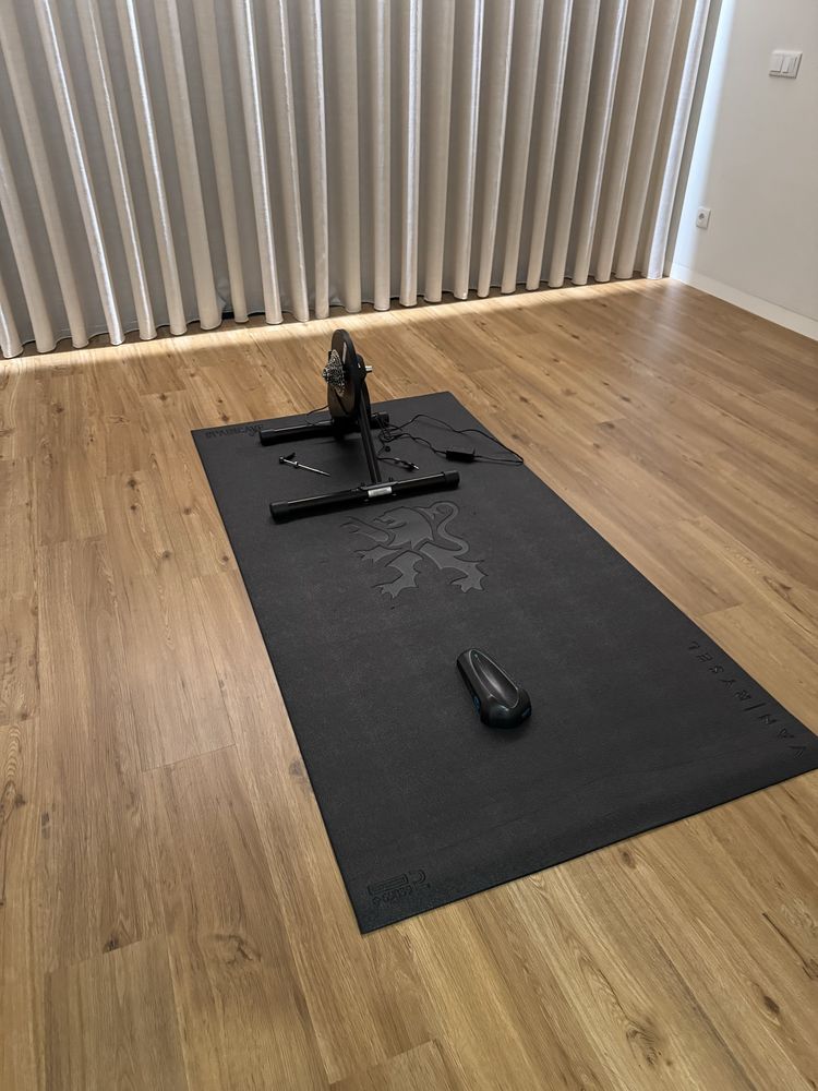 Rolo de Treino Van Rysel D100 + Acessórios (Como Novo)