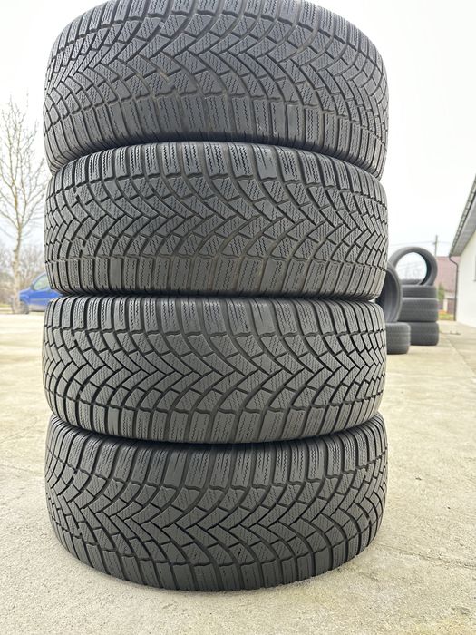 215/60/16 Bridgetsone Blizzak LM005