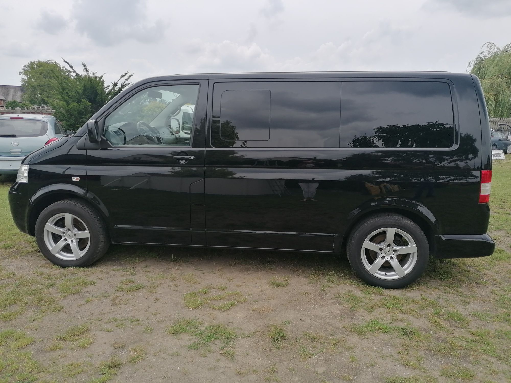 volkswagen VW T5 MULTIVAN startline 2,5 TDI sprowadzony z Niemiec