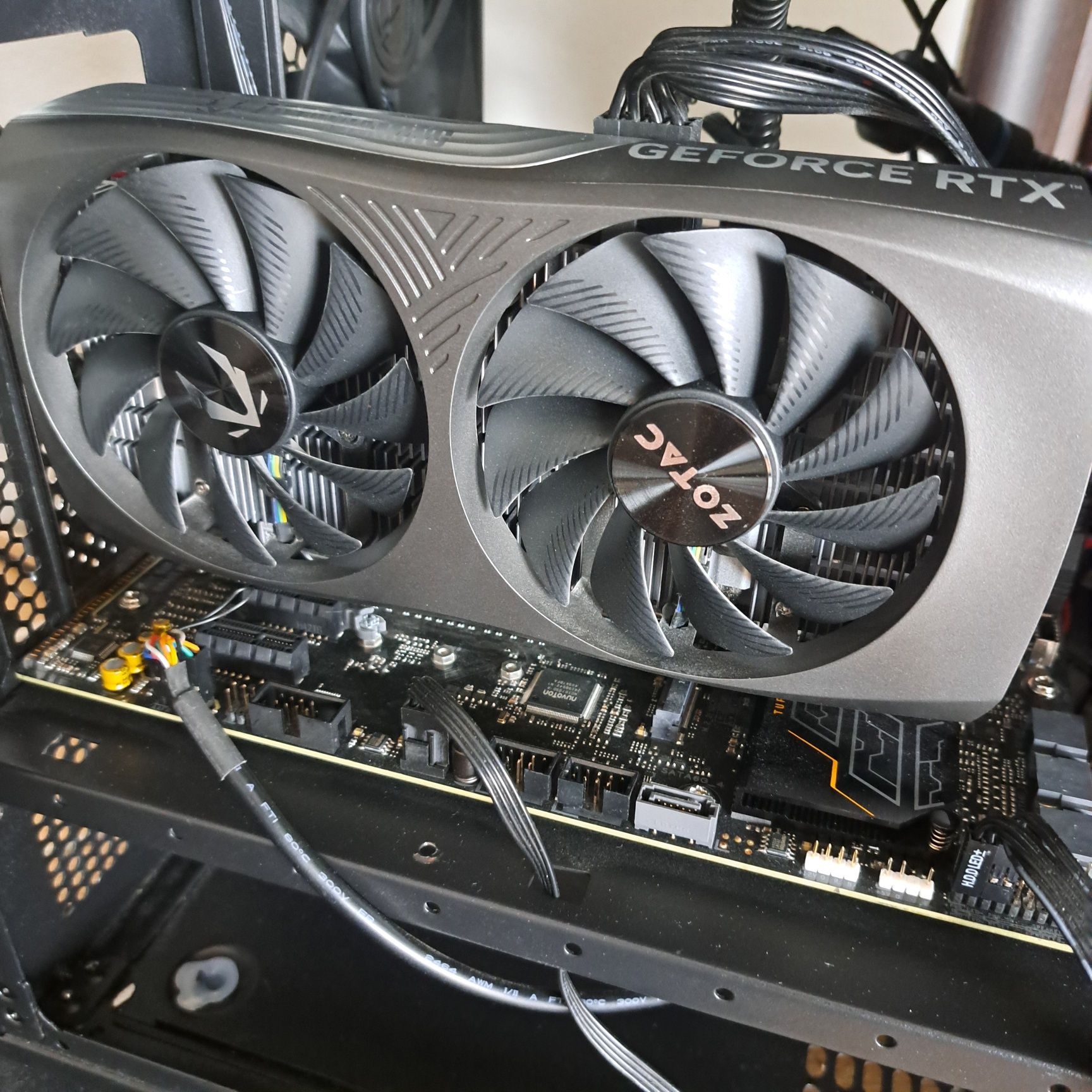Karta graficzna RTX 4060 ZOTAC twin edge OC