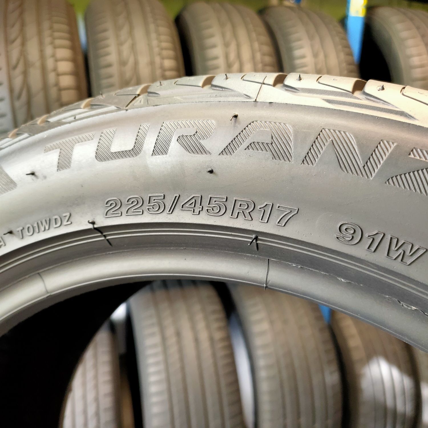 225/45r17 Bridgestone Turanza T001, 6.5mm