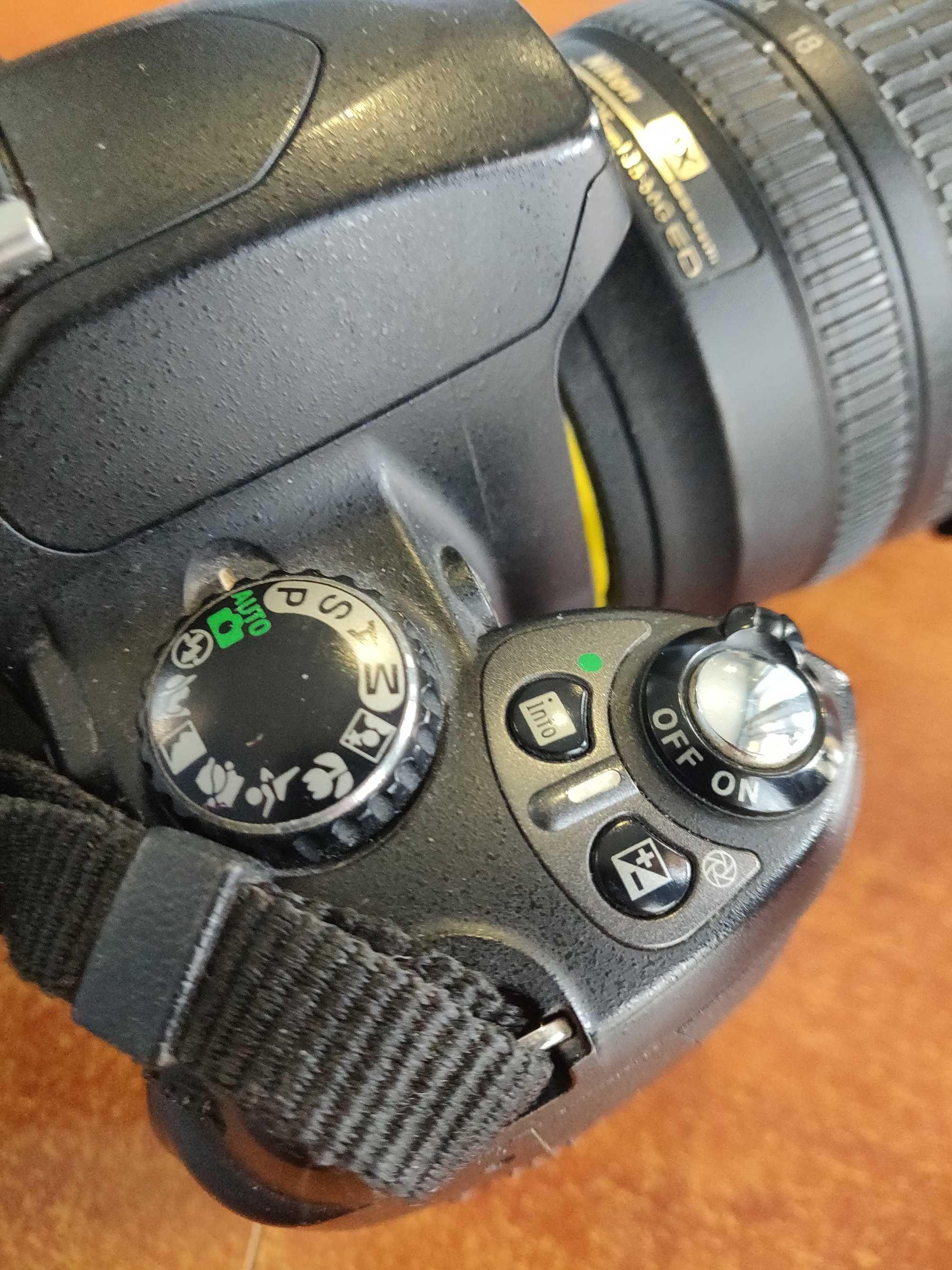 Фотокамера Nikon D40