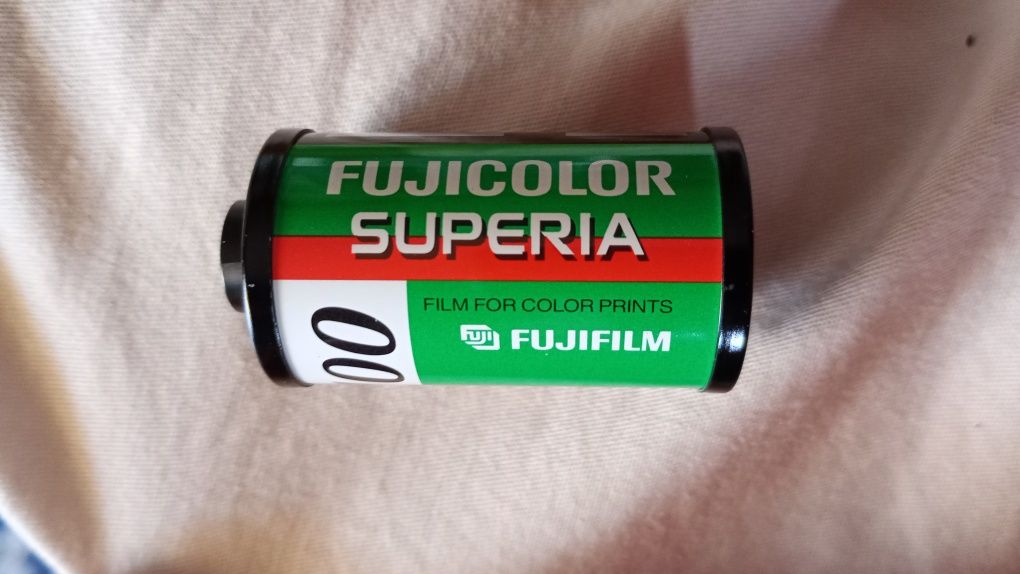 Máquinas fotográficas Minolta AF50 + bolsas + rolo