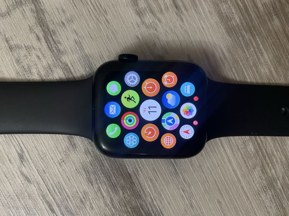 Apple whatch se 2 44 mm