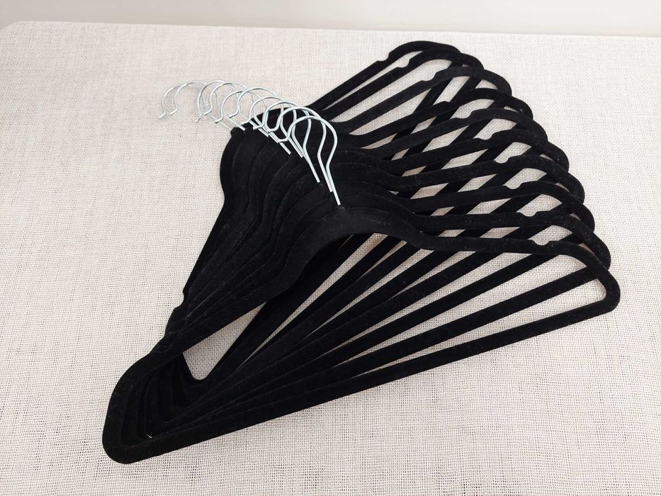 Тремпеля Вішалки Пелечіки велюрні 10шт чорні нові