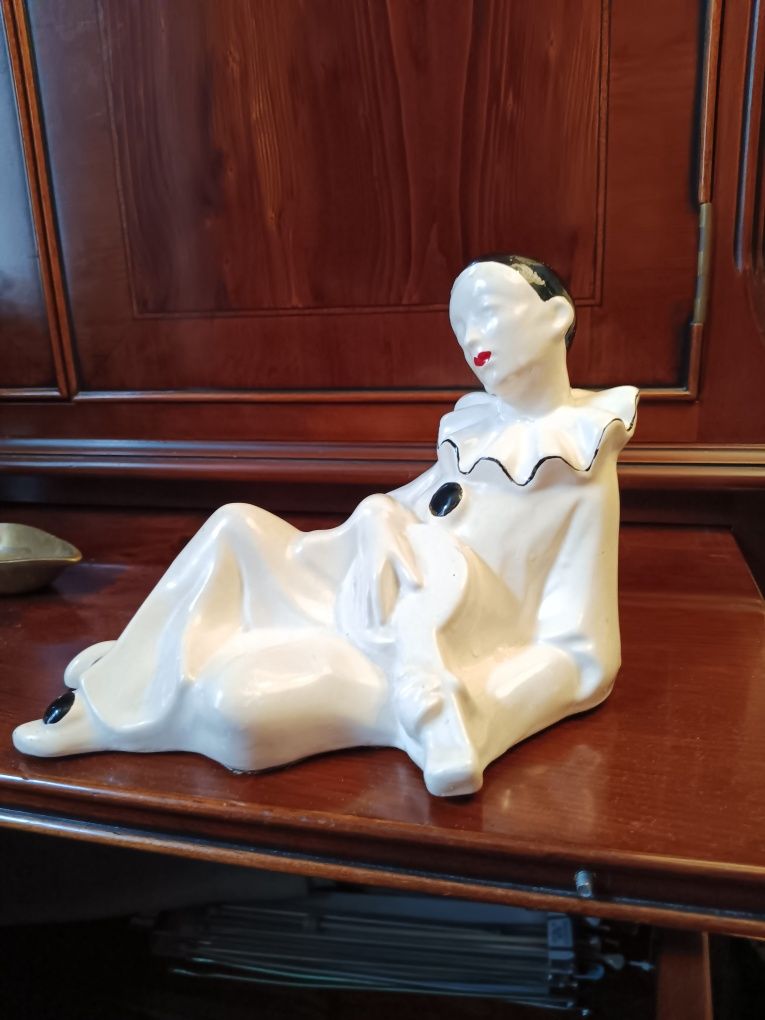 Escultura de Pierrot muito perfeita