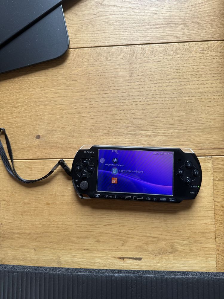 Psp konsola + gry + etui na konsole