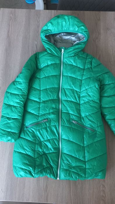 Kurtka zimowa dla dziewczynki w rozmiarze 140