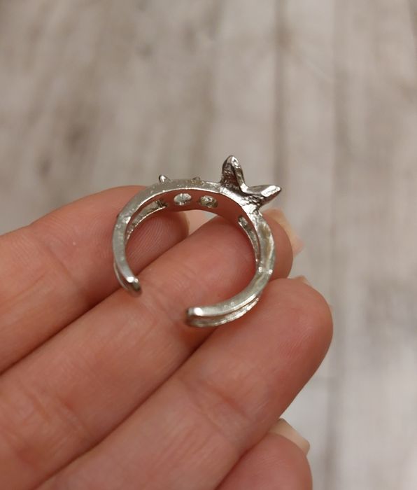 Pierścionek damski regulowany z motylami w kolorze srebra