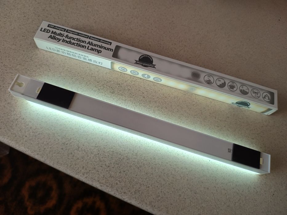 LED лампа с usb зарядкой и датчиком движения