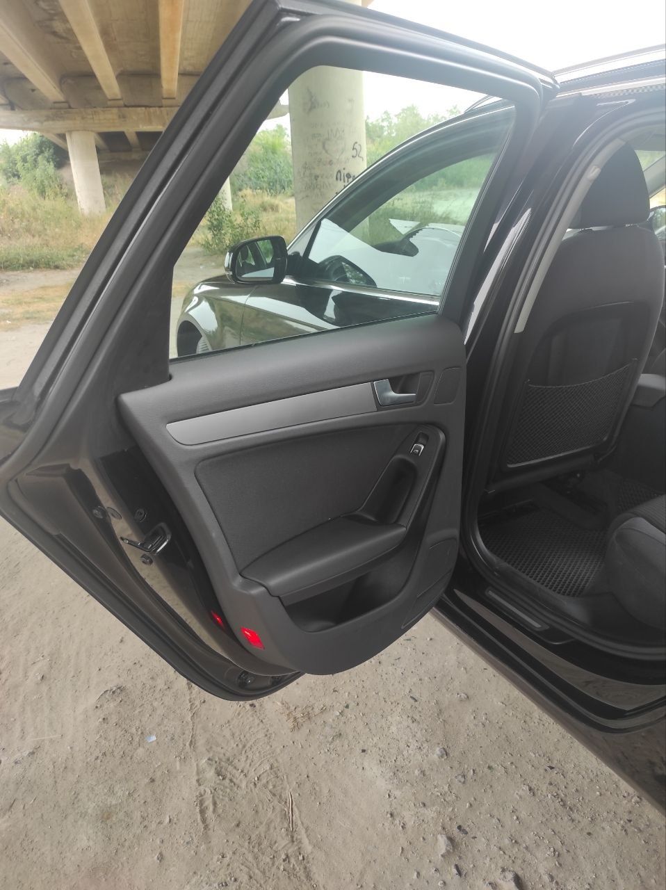 Срочно!Продам Audi a4b8 2014 ТОРГ