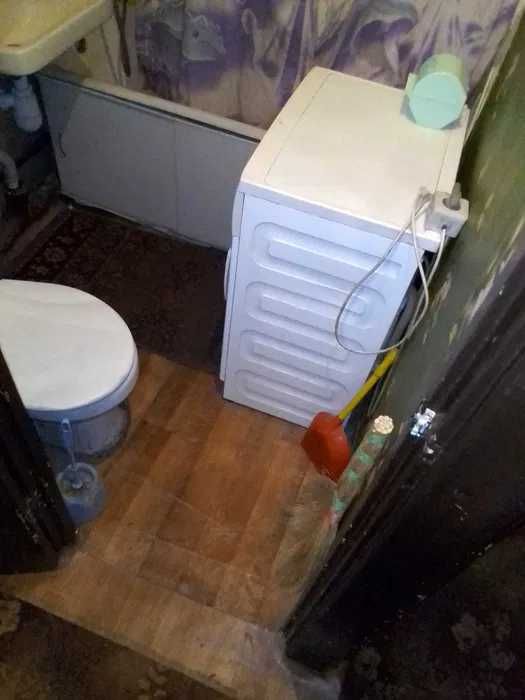здаю 2 Кім.Кв (ЦЕНТР)Меблі+Пральна маш. Холодильк.ТВ. Гаряча Вода 24-7