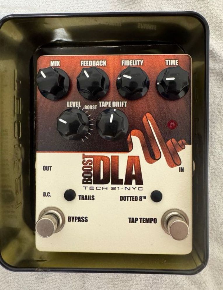 Tech 21 Boost D.L.A. Version 2 Analog Delay Emulator Pedal