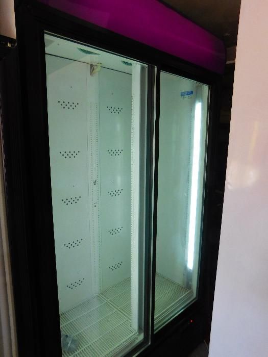 Холодильный шкаф б\у.SEG