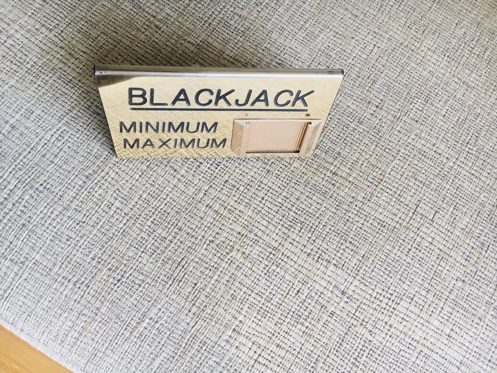 Продам табличку Black Jack Min Maх стола