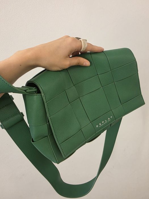 Torba zielona, jaskrawa, w idealnym stanie.