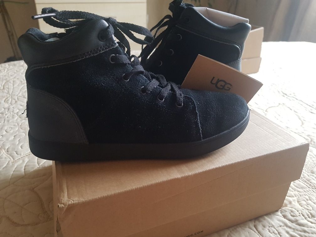 Продам ботиночьки ugg 33 р