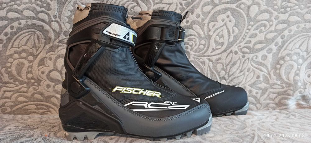 Buty narciarskie biegowe Fisher RC3 rozmiar 39 stan bardzo dobry