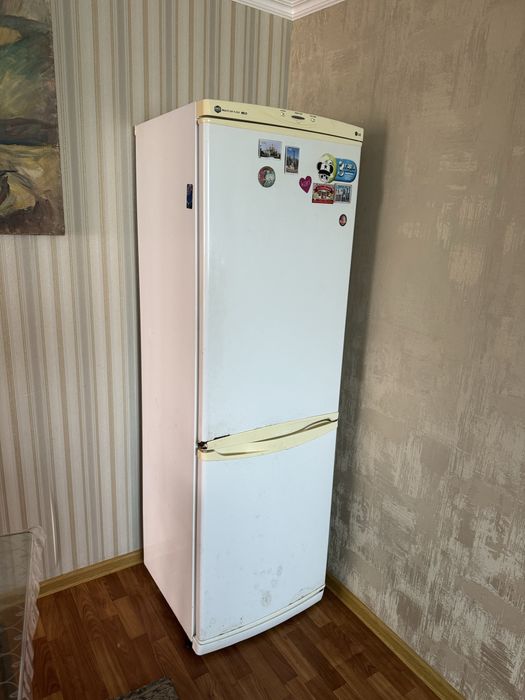 Холодильник LG, рабочий