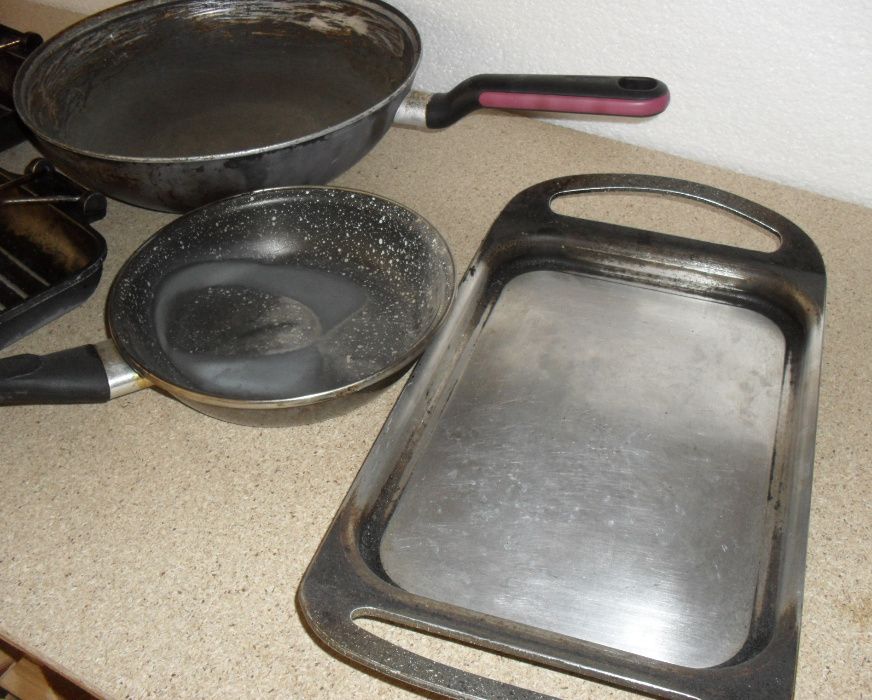 Grelhadores, wok e frigideira (5 peças) (tudo por 5€)