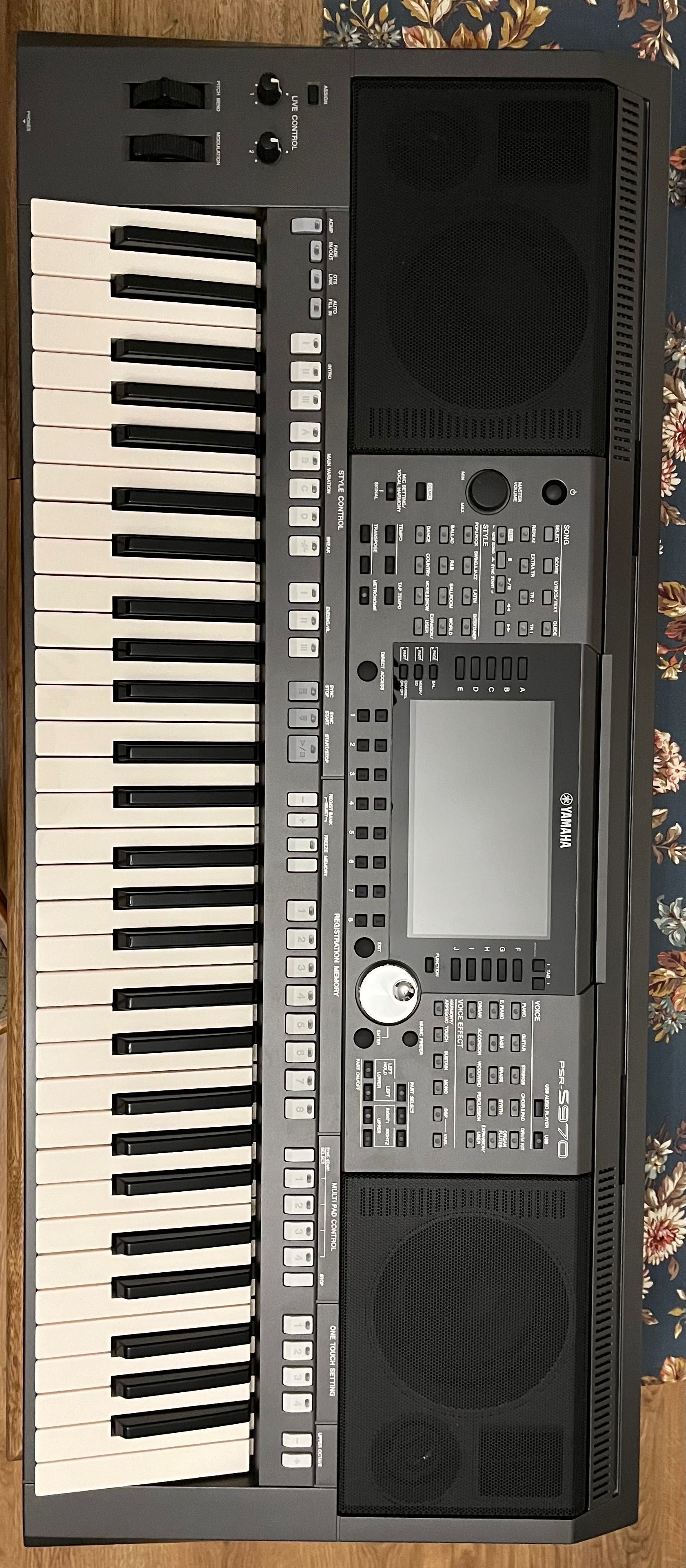Yamaha PSR-S970 Keyboard + twardy case