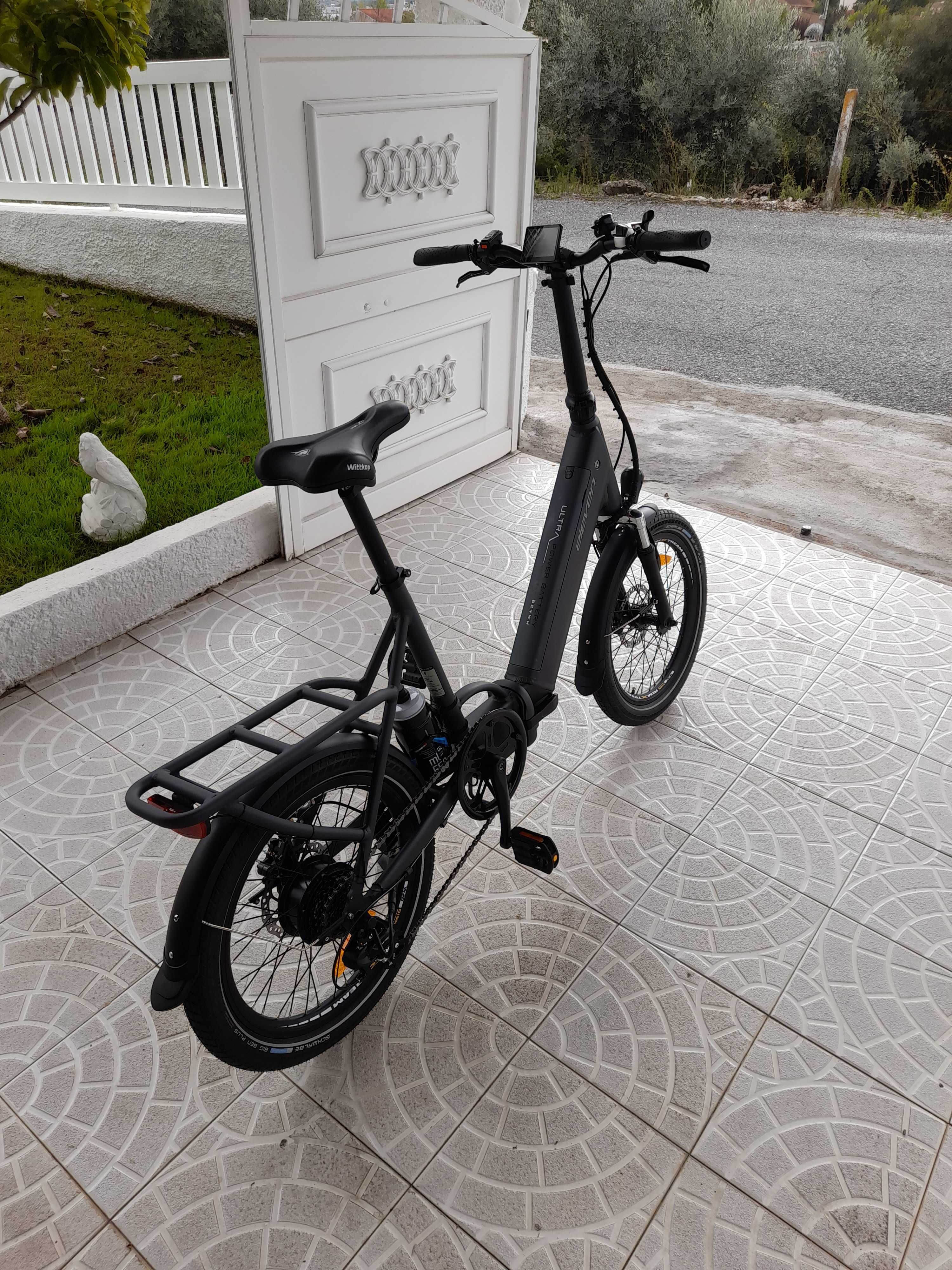 Bicicleta elétrica dobrável ELEVEN E4, com garantia de 26 meses.