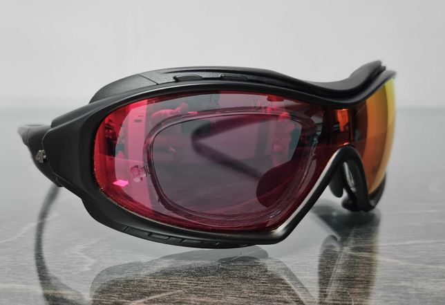 Przeciwsłoneczne okulary sportowe 4F z ramką optyczną w zestawie