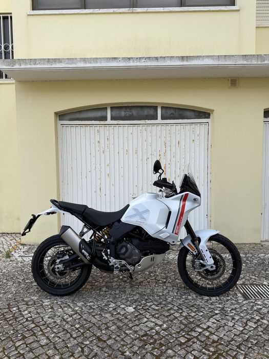 Ducati DesertX como nova