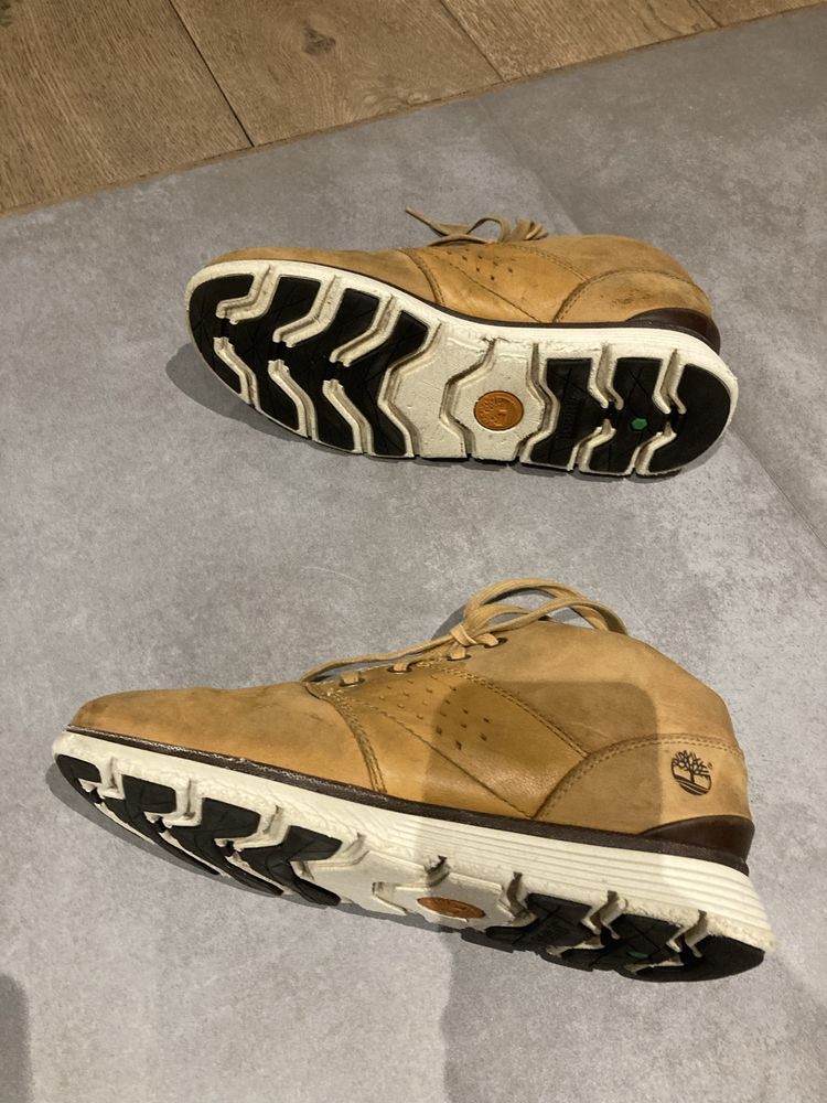 Młodzieżowe buty z nubuku Timberland rozm. 38