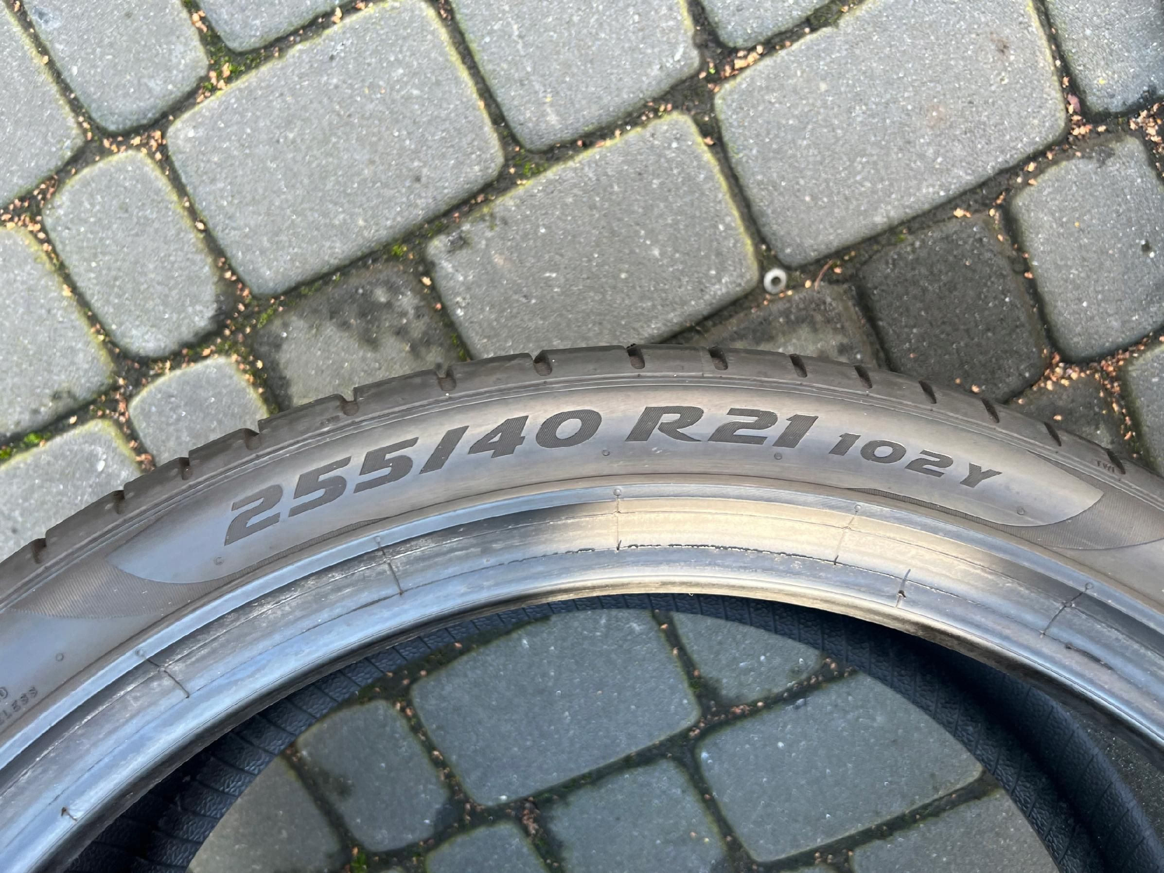 Opony Pirelli PZERO - 255/40/21