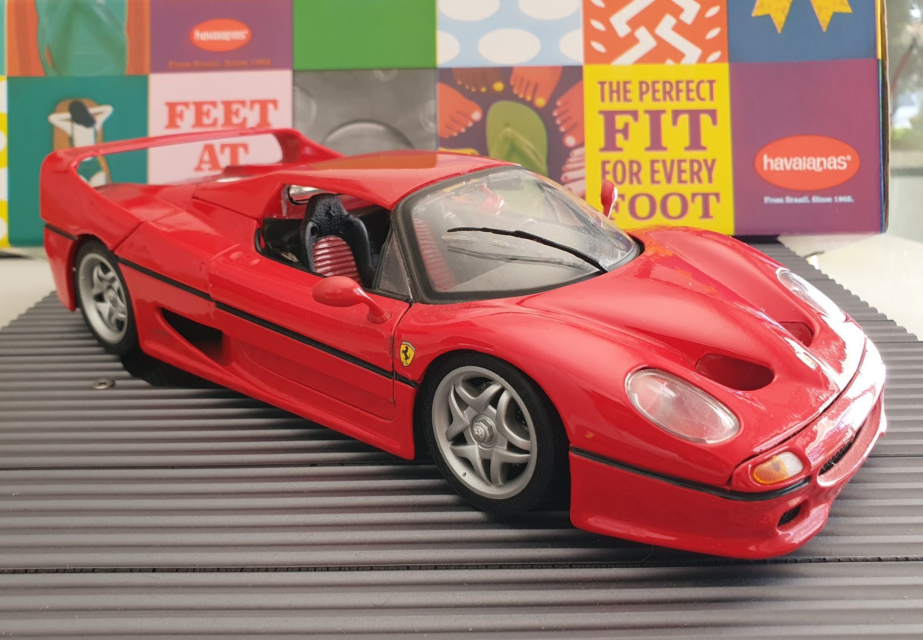 Miniaturas Ferrari F50  Escala 1/18 Maisto