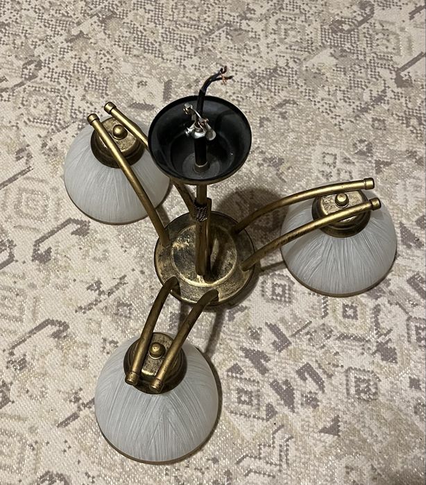 Zyrandol metalowy na 3 zarowki E27