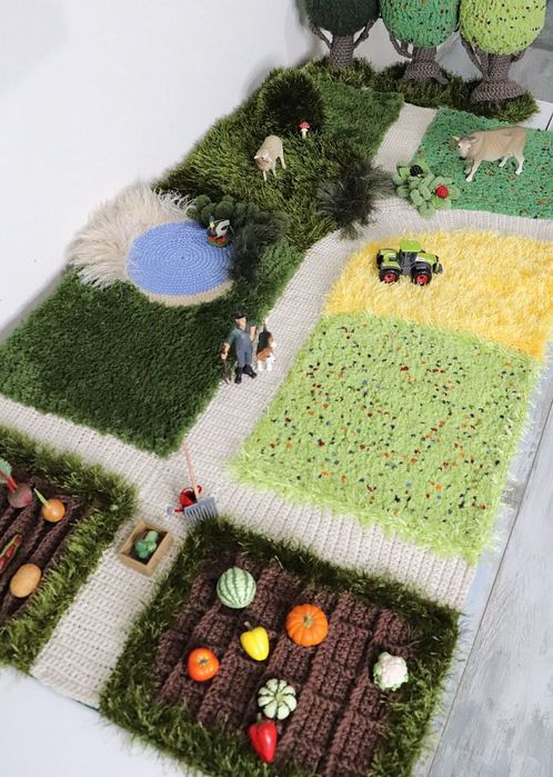 Вʼязані килимки для сюжетних ігор малечі