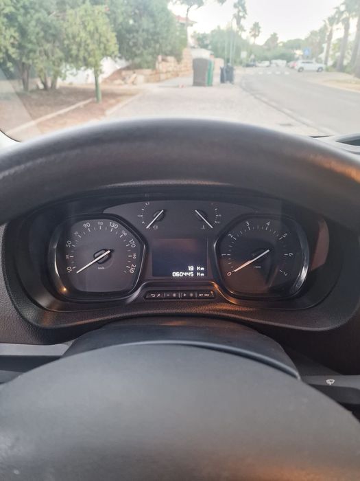 Fiat Scudo 1.5 L diesel  120 CV  de 2022 com 60000km   , IVA dedutível